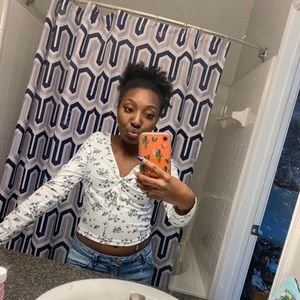 Meet your Posher, Ebony